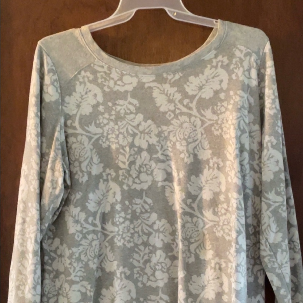 Lane Bryant Light Gray Floral Long Sleeve Top